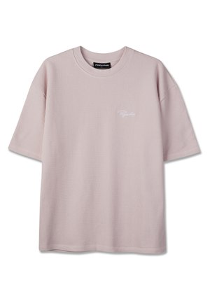 Light pink ribbed short-sleeve t-shirt with crew neck and small white "Pegador" logo on left chest.