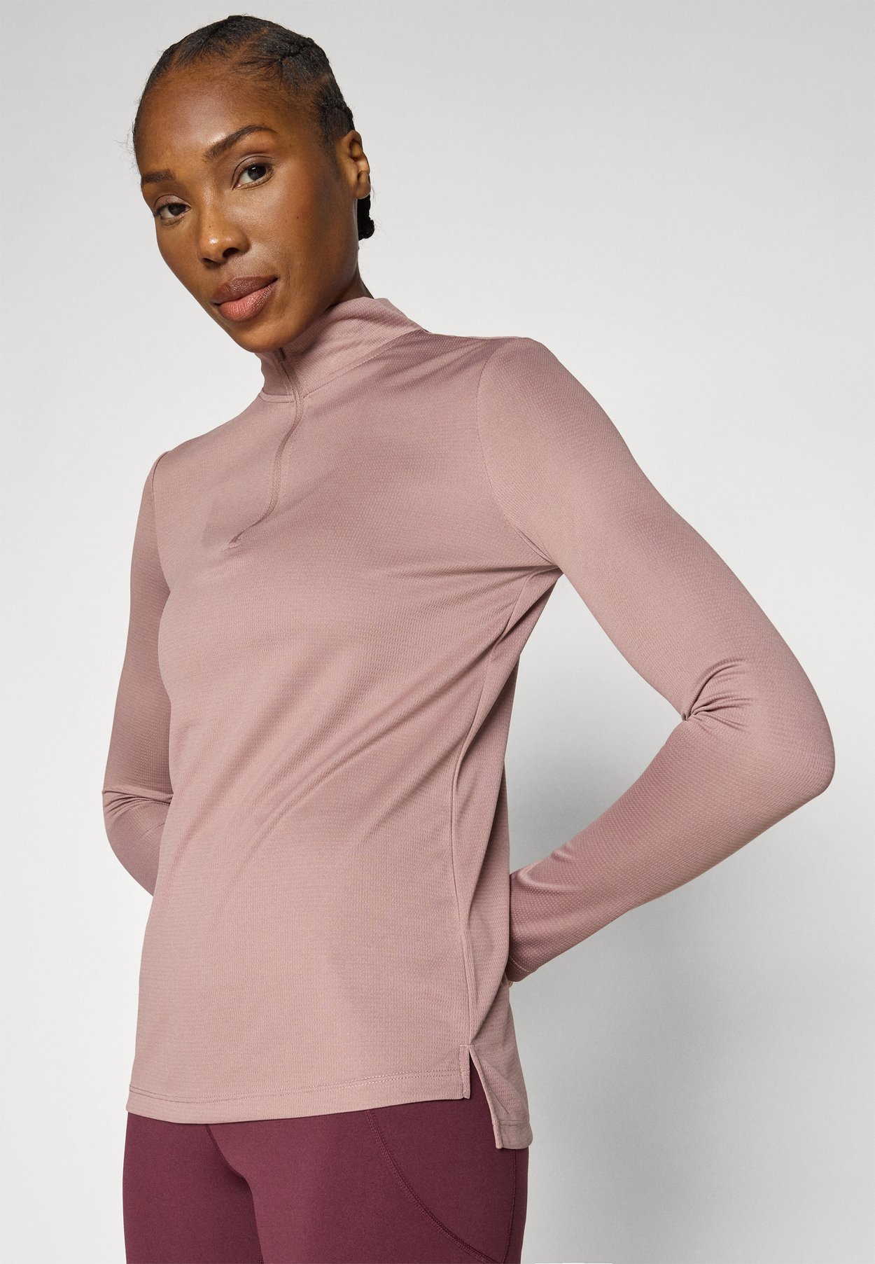 LONG SLEEVE HIGH NECK TOP WITH 1/4 ZIP