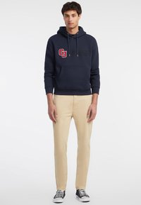 Guess Jeans - Bluza z kapturem