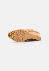 Anna Field Bottines compensées - beige