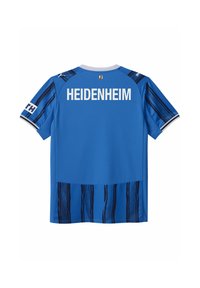 Blauw sporttricot met zwarte verticale strepen. Bevat witte letters "HEIDENHEIM" op de achterkant en heeft een ronde halslijn met een grijze rand.