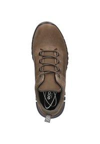 Scarpa casual beige con lacci, dotata di soletta nera imbottita con la scritta "ecco DUAL FIT" e un'etichetta con motivo sul tallone.