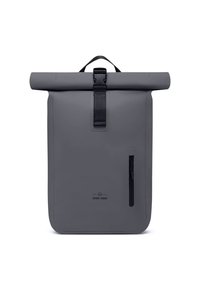 Grijze rugzak met oprolbare bovenkant, gemaakt van waterdicht materiaal. Voorzien van een bovenhandvat, verstelbare riem, voorvak met rits en logodetail.