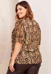 Friends Like These REGULAR FIT - CURVE SHORT SLEEVE  - Blouse - animal