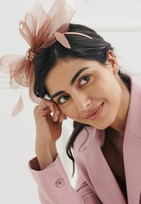 Next WEDDING FASCINATOR - Doplnky na úpravu účesu - blush pink