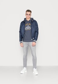 Jack & Jones JJELOGO HOOD - Bluza z kapturem