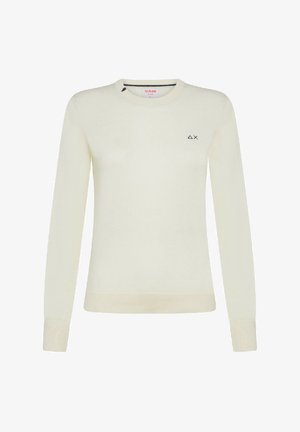 Maglione crema con maniche lunghe, scollo rotondo e orlo a costine. Presenta un piccolo logo nero sul petto. Tessuto morbido, design casual.