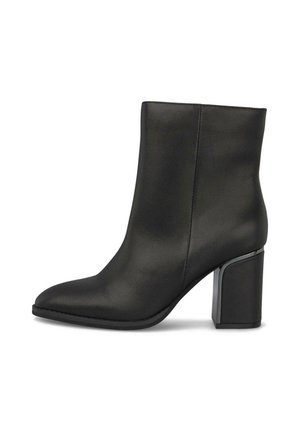 Botte noire à cheville en cuir lisse avec un bout pointu et un talon épais et métallique. Design minimaliste sans embellissements visibles.