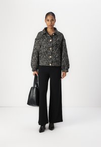 Rue de Femme MAELYNN  - Bomber dzseki - black