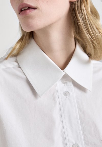 By Malene Birger MAYE - Bluza s gumbima - pure white