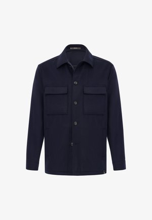 Marineblaue Jacke mit Knopfverschluss, zwei Brusttaschen und langen Ärmeln. Glattes Material mit einem strukturierten Kragen und klaren Linien.