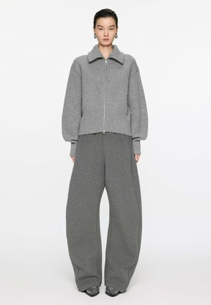 MIT ZIPPER  KRAGEN – MODERN  ELEGANT - Strickjacke - grey