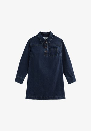 Granatowa, dżinsowa sukienka z długim rękawem, kołnierzykiem, przednią kieszenią po lewej stronie piersi oraz czterema brązowymi guzikami na przedniej listwie.