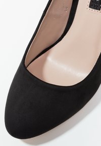 Dorothy Perkins Classic heels - black