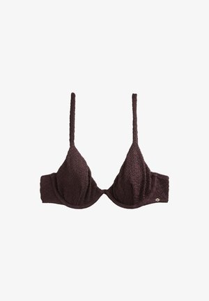 Hnědá texturovaná podprsenka s kosticemi, nastavitelnými tenkými ramínky a tvarovanými košíčky, izolovaná na bílém pozadí.