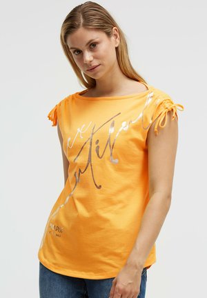 Soccx, SOCCX SHIRT IM MATERIALMIX MIT SCHULTERRAFFUNG - T-Shirt print - fresh mango