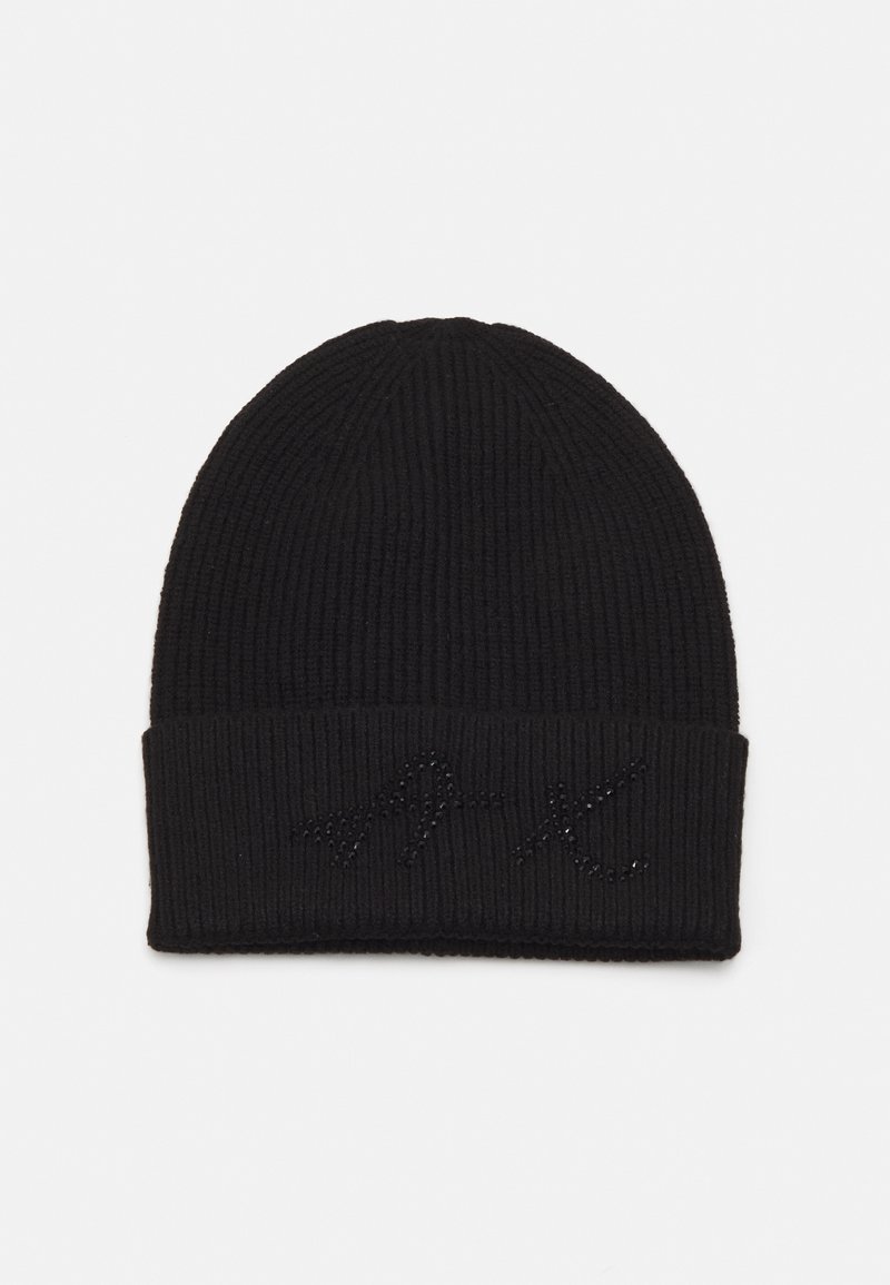 Beanie nero a coste con risvolto, caratterizzato da un logo elegante decorato con cristalli scuri sul davanti. Texture morbida, design lavorato a maglia.