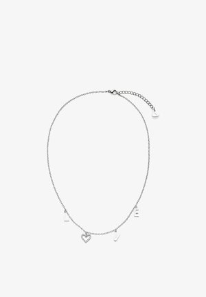 Collier en chaîne argentée avec quatre pendentifs en forme de lettres formant "L", "O", "V", "E", et un cœur, équipé d'un fermoir à homard et d'une longueur réglable.