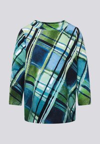 Langarmshirt mit abstraktem blau-grünem Karomuster und Boot-Ausschnitt auf hellgrauem Hintergrund.