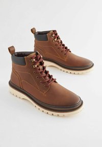 Next CLEATED  - Veterboots - tan brown