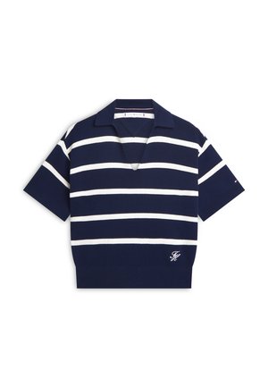 Maglia polo a maniche corte blu navy con righe orizzontali bianche, scollo a V profondo, colletto piatto e logo ricamato all'orlo. Tessuto morbido a maglia.