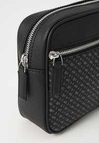 BOSS ZAIR WASHBAG - Mosózsák - black