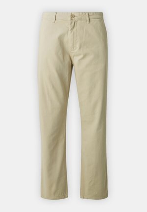Pantaloni in cotone beige dal design a gamba dritta, con chiusura frontale a bottone e passanti per cintura. Tessuto liscio, senza motivi o dettagli visibili.
