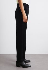 Marc O'Polo PANTS STRAIGHT LEG CROPPED LENGTH WELT POCKET - Kelnės - black