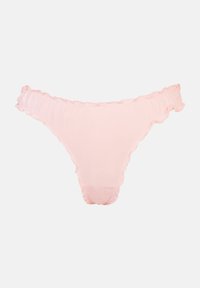 Ροζ στρινγκ εσώρουχο από απαλό ύφασμα με βολάν στη μέση, με μινιμαλιστικό σχέδιο και χωρίς ορατά μοτίβα.