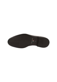 Semelle noire d'une chaussure habillée pour homme avec grip texturé, logo "NeroGiardini", drapeau italien et taille 42 marquée sur la zone du talon.