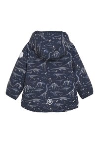 Marinblå regnjacka med ett dinosaurieskelettmönster i ljusgrå och blå toner. Inkluderar en huva och elastiska ärmslut för en snug fit.