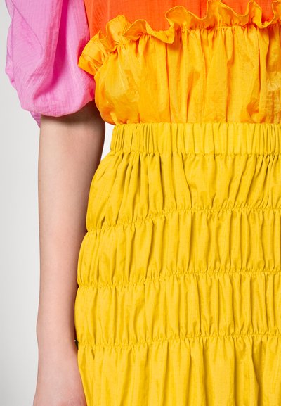 Brogger EXCLUSIVE FREYA SKIRT - Πλισέ φούστα - orange/yellow