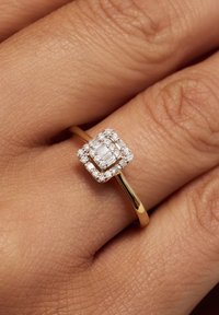 Isabel Bernard Ring - gold coloured