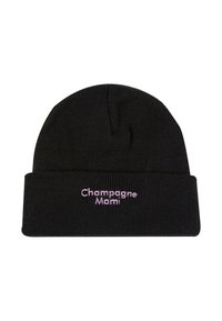 Svart strikket lue med brettet kant, med brodert tekst "Champagne Mami" i lyse lilla skrift. Myk tekstur og klassisk fasong.
