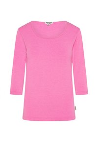 Rosa Langarm-T-Shirt aus weichem Material, mit Rundhalsausschnitt und Dreiviertelärmeln, mit einem Etikett an der unteren linken Seite.