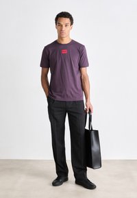 HUGO DIRAGOLINO - Tricou basic - open purple