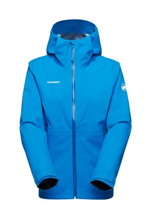 Giacca impermeabile blu con colletto alto e cappuccio regolabile. Presenta una zip frontale, polsini con velcro e logo sul petto e sulla manica.