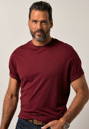- T-shirt basic