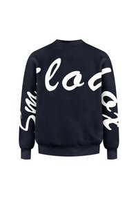 Sudadera azul marino con grandes letras blancas en cursiva en la parte posterior y en las mangas, con puños y cinturilla acanalados, exhibida sobre un fondo blanco.