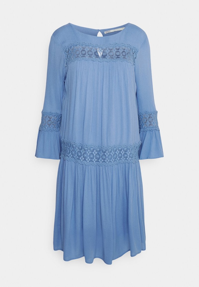 Robe midi bleu clair avec panneaux en dentelle florale sur la poitrine, la taille et les manches, avec de longues manches évasées et un col rond.