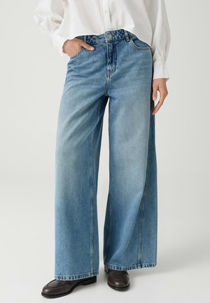OPUS, LOW RISE SEHR WEITER BEINVERLAUF - Flared Jeans - mid blue