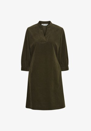 Olajzöld kordbársony ruha V-nyakkal és háromnegyedes ujjakkal, laza szabással és puha textúrával.