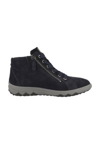 Stivaletti in suede blu navy con suola in gomma grigia, dotati di cerniera laterale, chiusura con lacci frontale e dettagli tessuti lungo le cuciture.