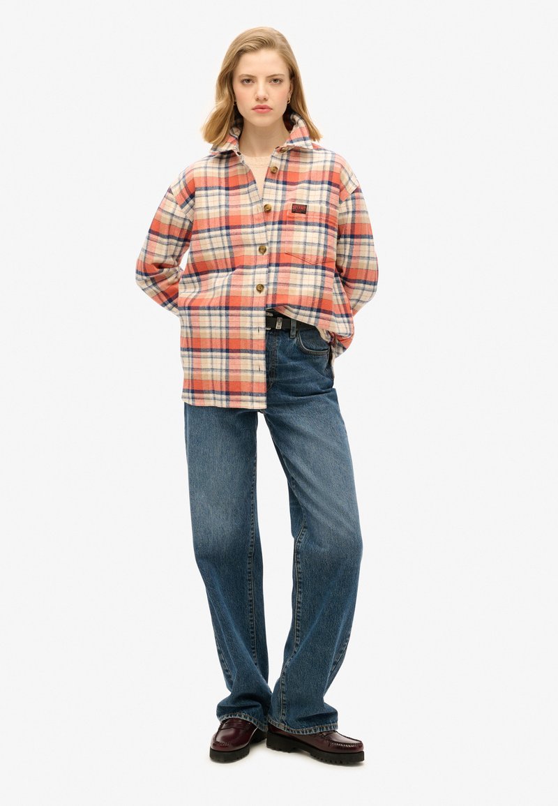 Superdry & Co Halflange jas koraalrood