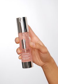 Clinique MOISTURE SURGE HYDRATING SUPERCHARGED CONCENTRATE  - Dagcrème