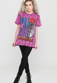 Paradiso Clothing GUNS N ROSES USE YOUR ILLUSION TIE DYE GRAPHIC PRINT UNISEX T S - Print T-shirt - purple