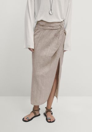 Stickad tröja - white