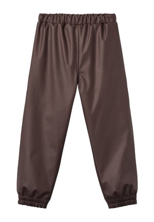 Braune Jogger-Hose aus Kunstleder mit elastischem Bund und Knöchelabschlüssen, flach auf weißem Hintergrund dargestellt.