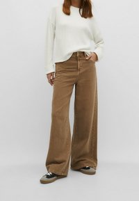 Stradivarius Sweter