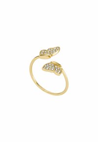Goldene Metallring mit zwei Schmetterlingsmotiven, die jeweils mit klaren Kristallen verziert sind. Der Ring zeigt eine glatte, polierte Oberfläche mit zarten Formen.